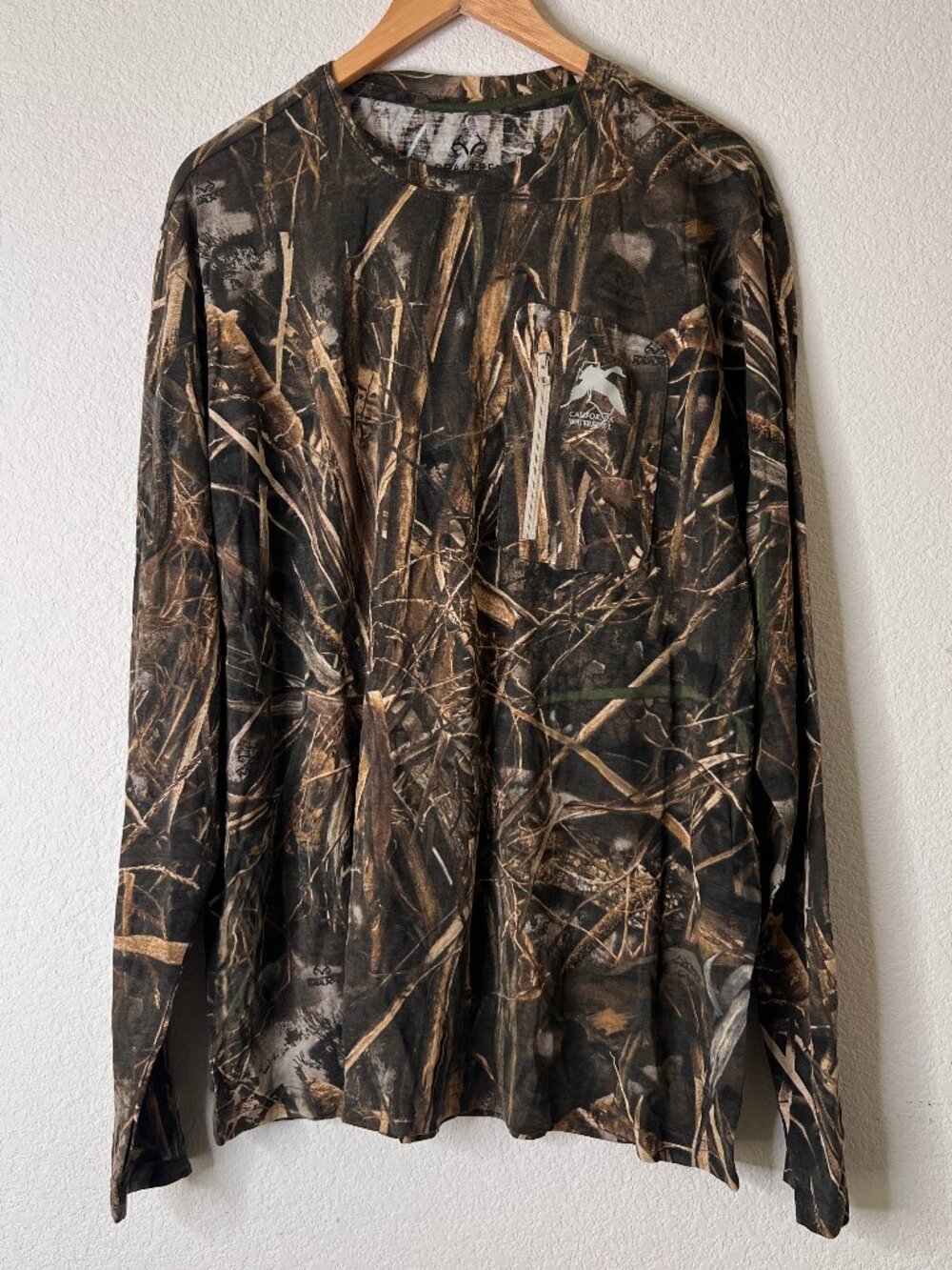 Realtree Men's Long Sleeve Camo Shirt California Waterfowl logo XL NWT